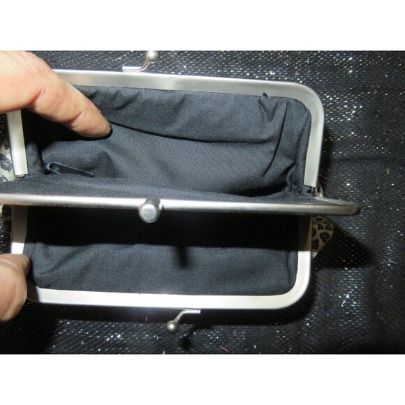 Deena & Ozzy Double Frame Vintage Kisslock Leopard Clutch - Picture 7 of 10